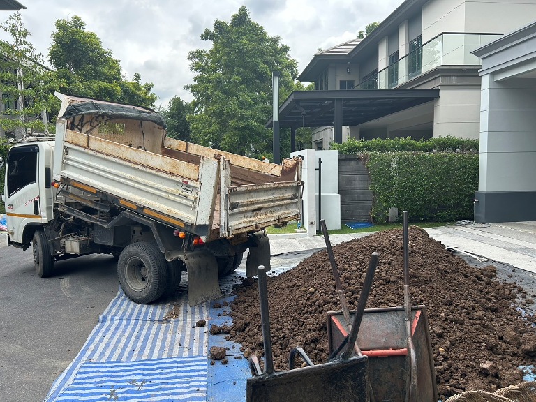 หน้าดิน ถมดินรอบบ้าน จัดสวน ปลูกต้นไม้